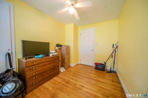 869 Washington Ave Extension Waterbury CT 06708