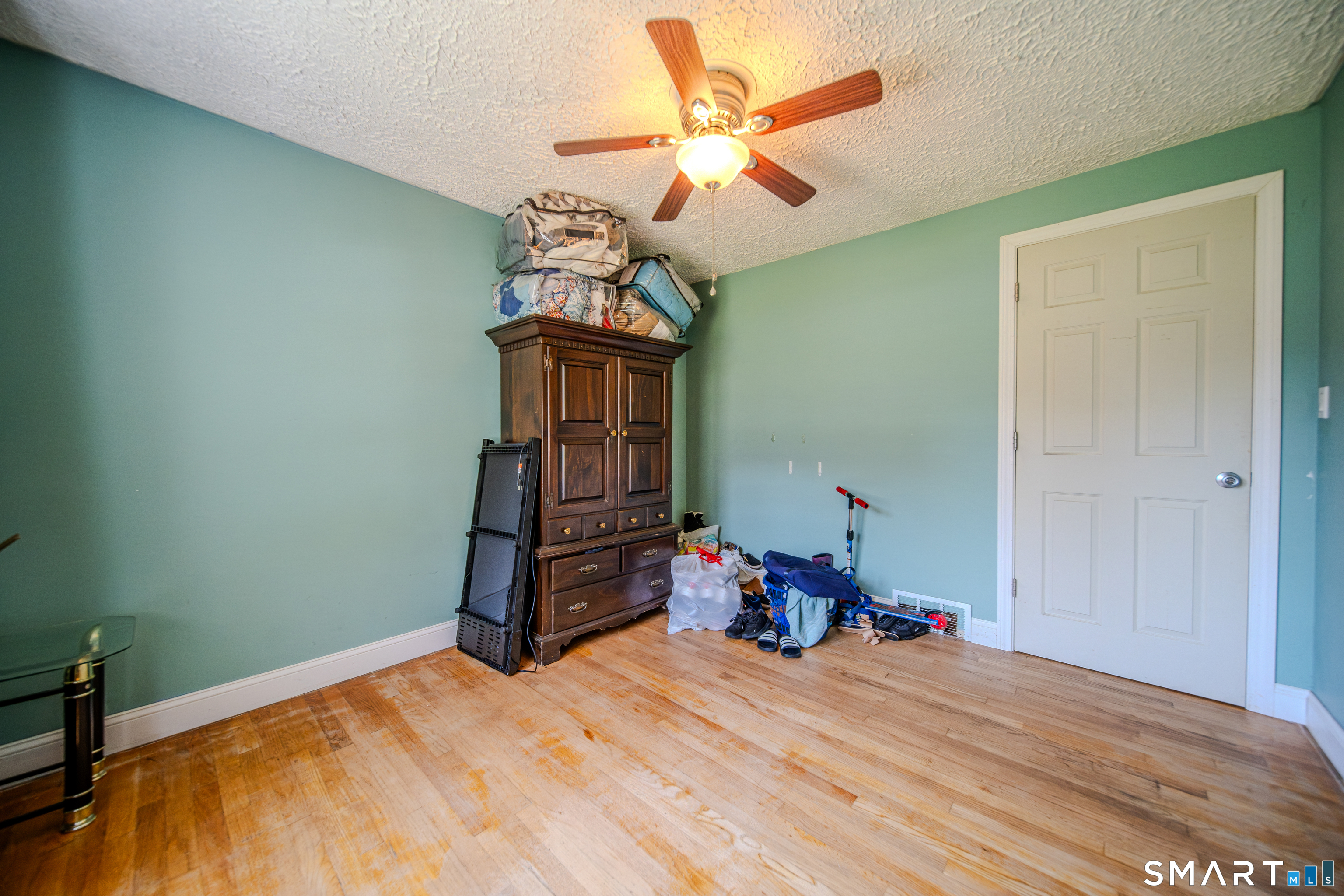 869 Washington Ave Extension Waterbury CT 06708
