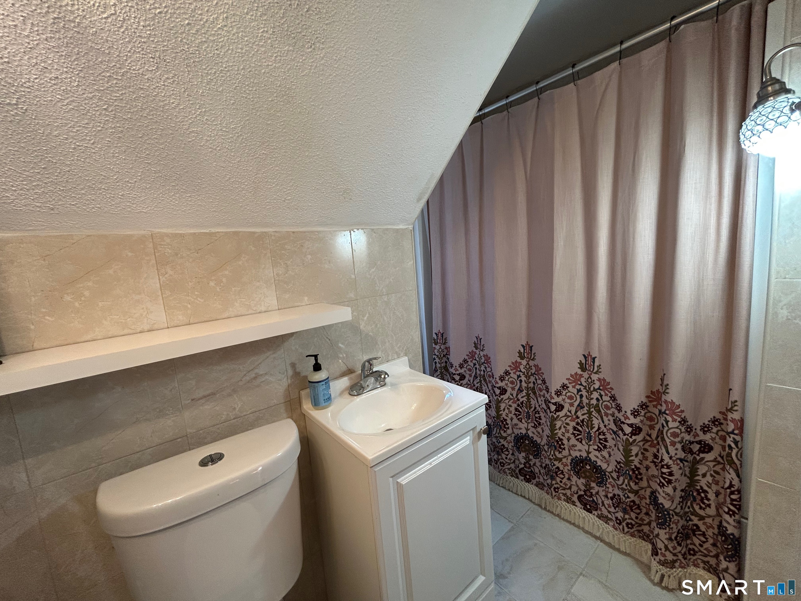 2593 Albany Avenue West Hartford CT 06117