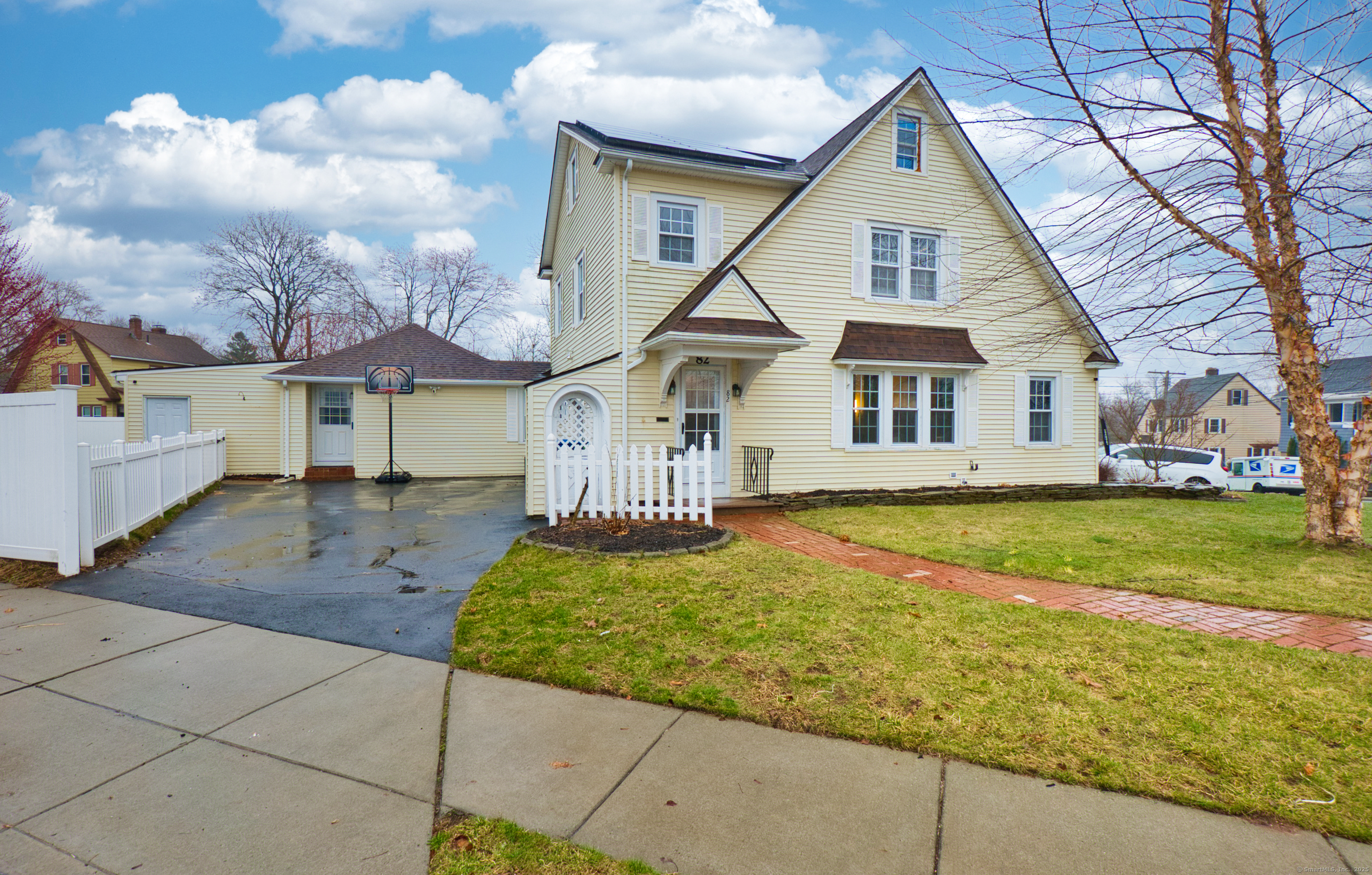 82 Scarborough Road Manchester CT 06040