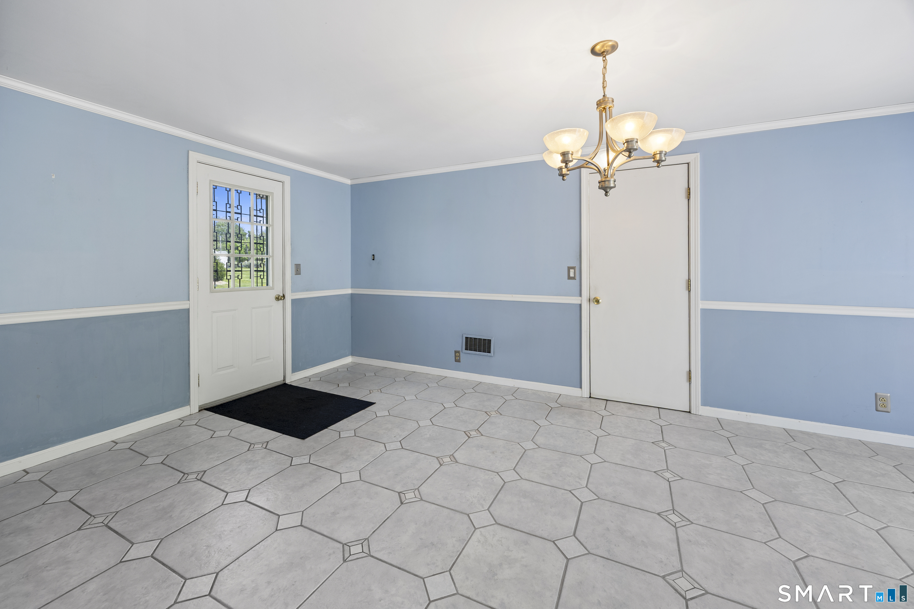 6 Virginia Road North Branford CT 06471