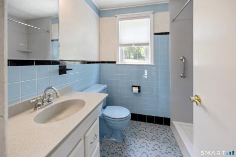 6 Virginia Road North Branford CT 06471