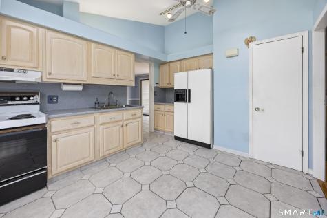 6 Virginia Road North Branford CT 06471