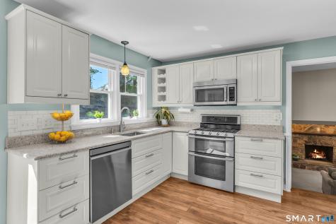 44 Palmer Woods Circle Branford CT 06405