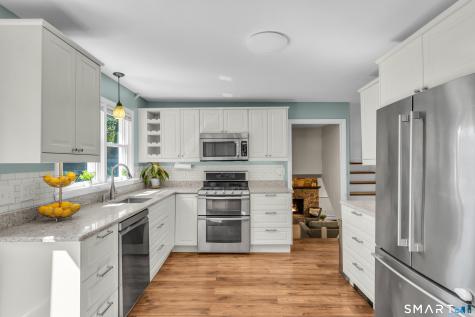 44 Palmer Woods Circle Branford CT 06405