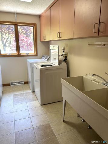 58 Clover Lane Manchester CT 06040