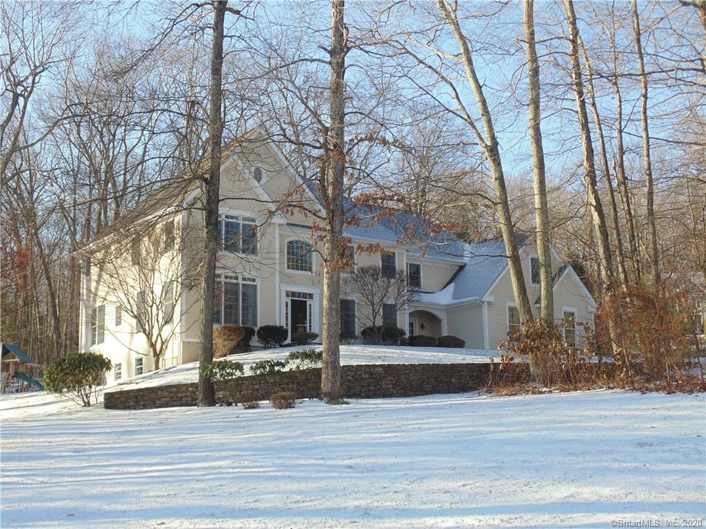 60 Hunters Crossing Burlington CT 06013