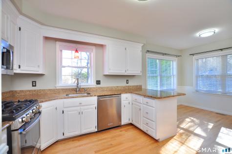 18 Brentwood Drive Farmington CT 06032