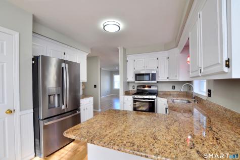 18 Brentwood Drive Farmington CT 06032