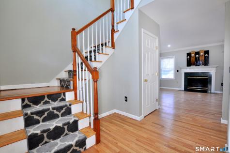 18 Brentwood Drive Farmington CT 06032