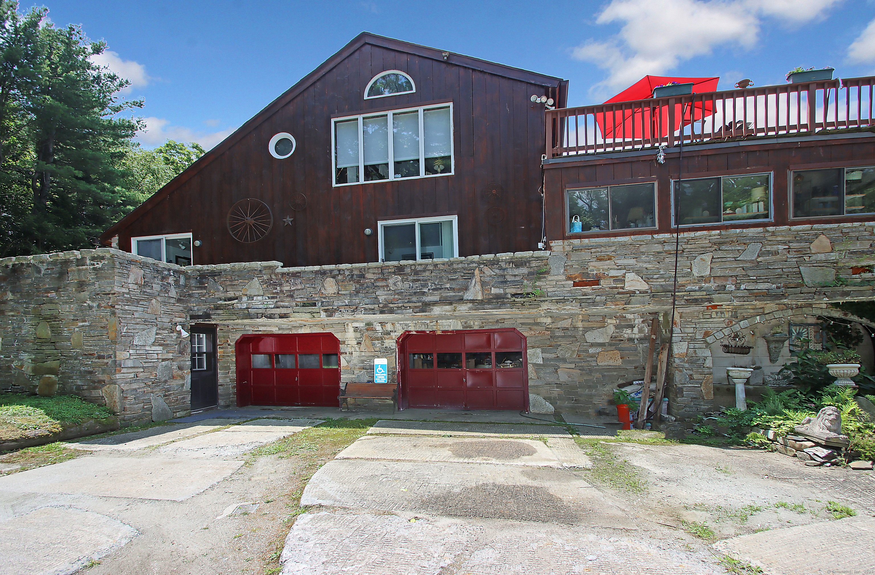 8 Dillon Road Woodbridge CT 06525