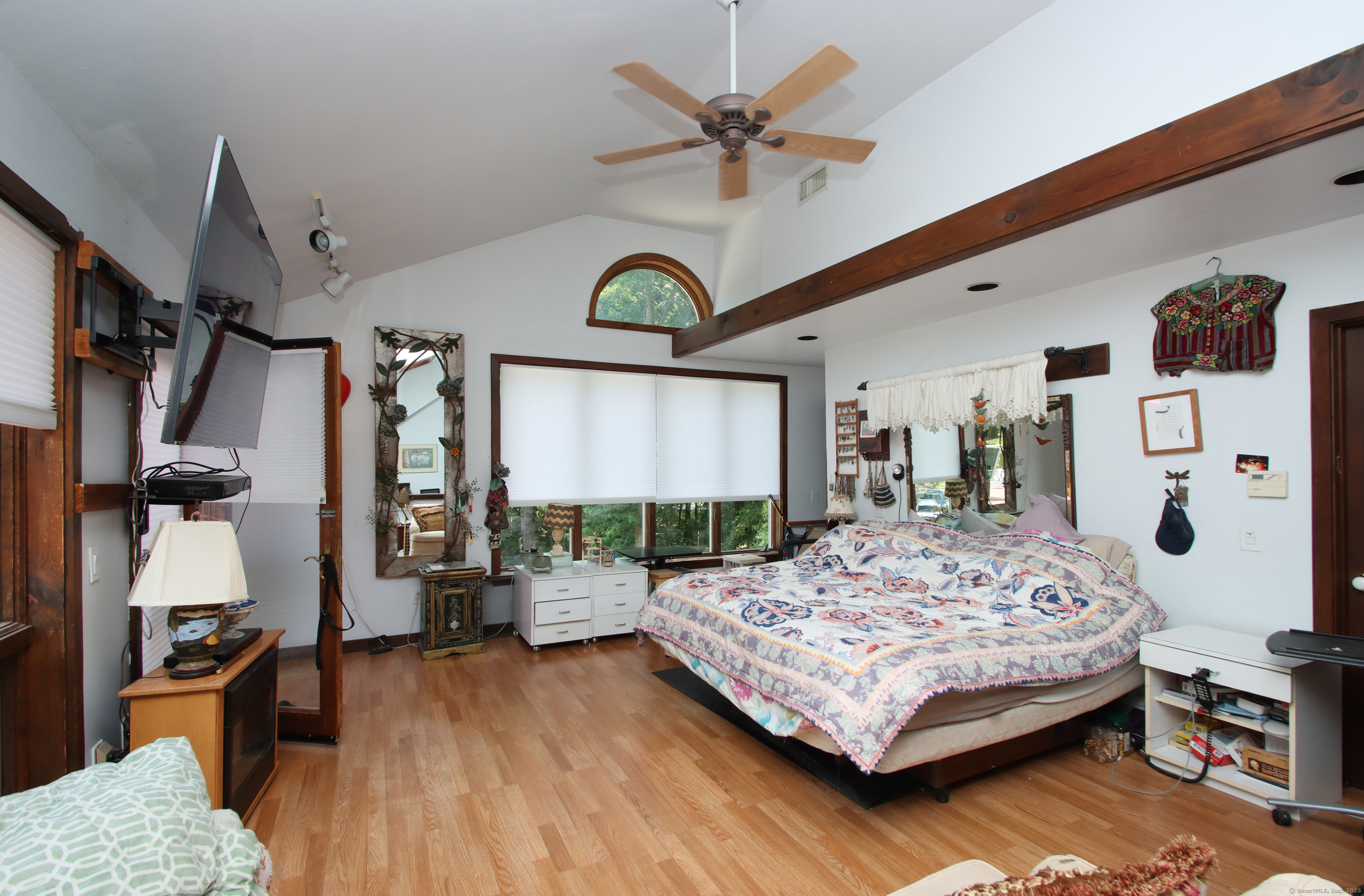 8 Dillon Road Woodbridge CT 06525