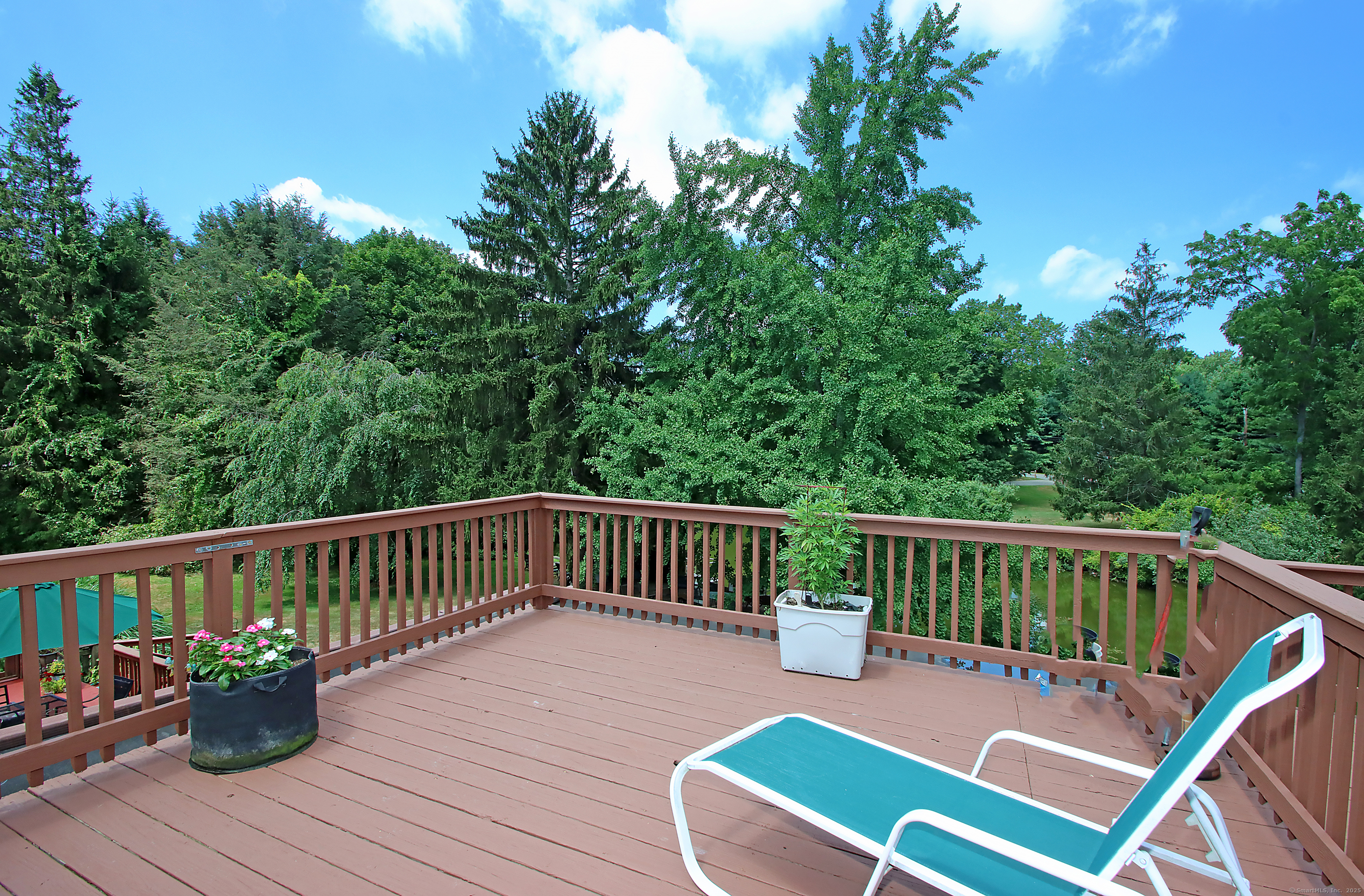 8 Dillon Road Woodbridge CT 06525