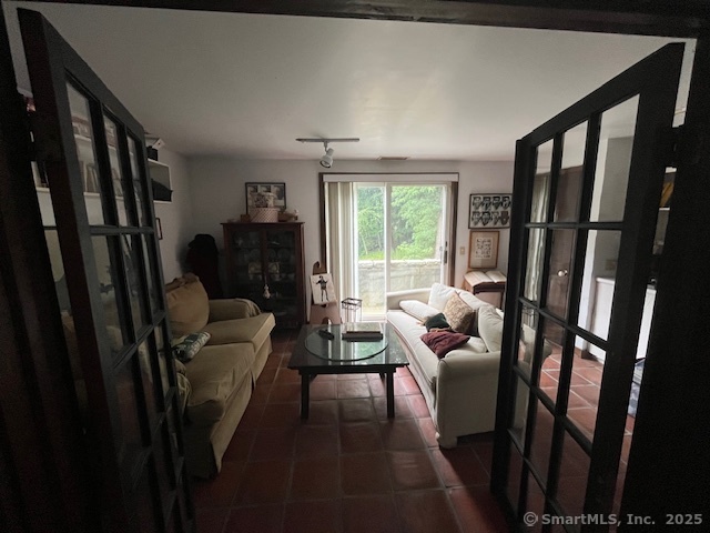 8 Dillon Road Woodbridge CT 06525