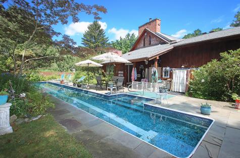 8 Dillon Road Woodbridge CT 06525