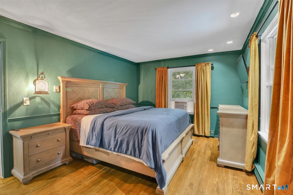 51 Mount Vernon Avenue Waterbury CT 06708