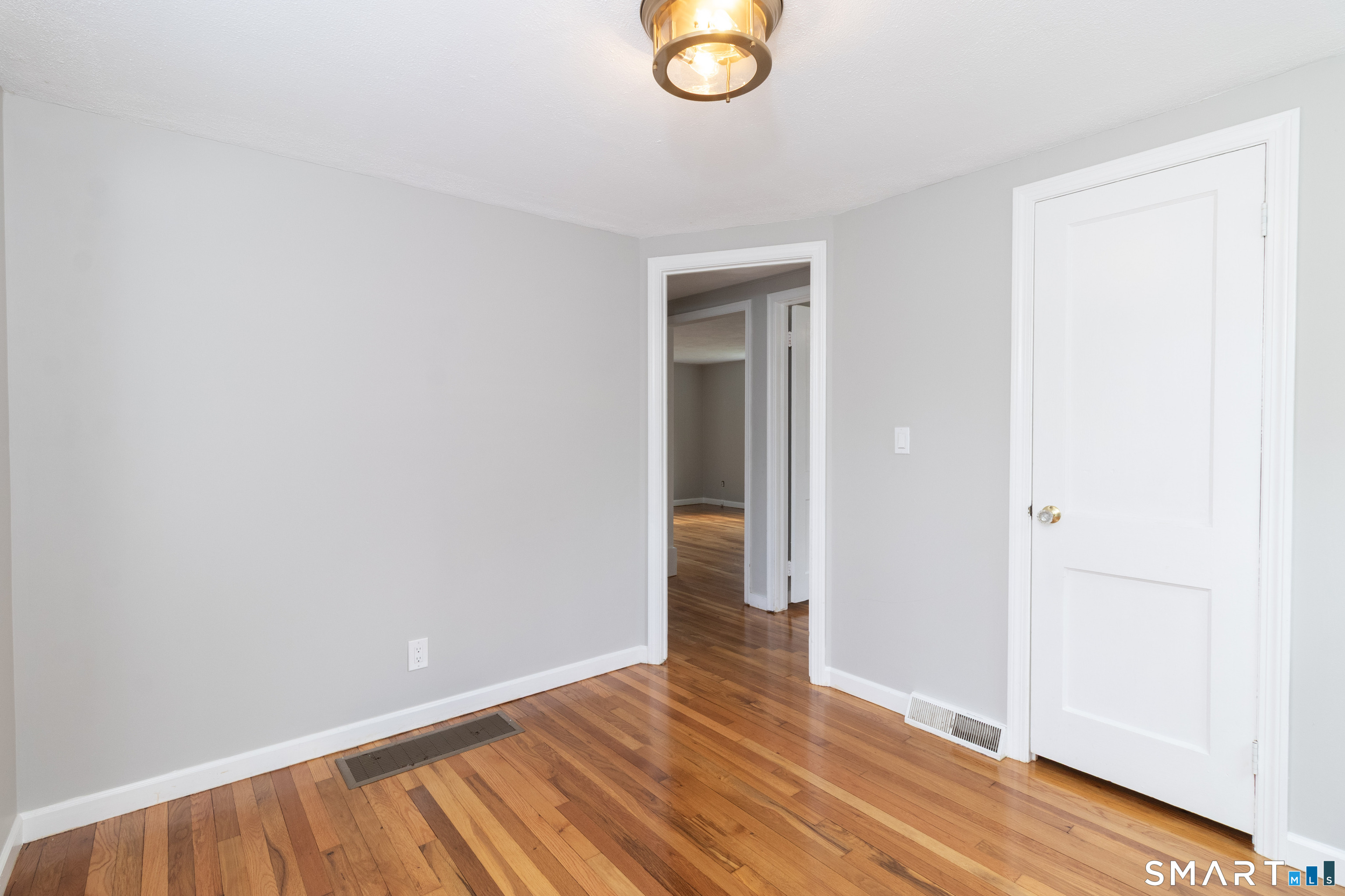 33 Clearview Avenue East Haven CT 06512