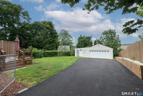 33 Clearview Avenue East Haven CT 06512