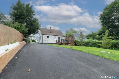 33 Clearview Avenue East Haven CT 06512