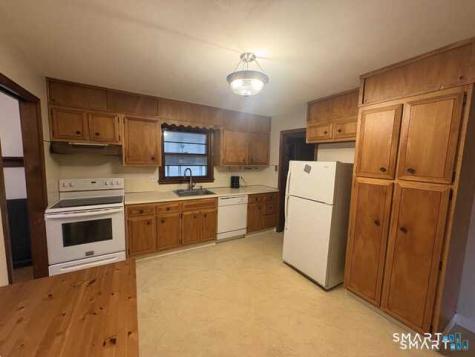 16 Raymond Road Woodbridge CT 06525
