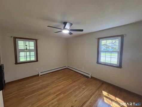 16 Raymond Road Woodbridge CT 06525