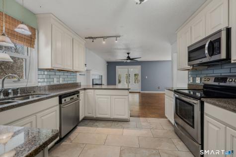 20 King James Drive East Lyme CT 06333