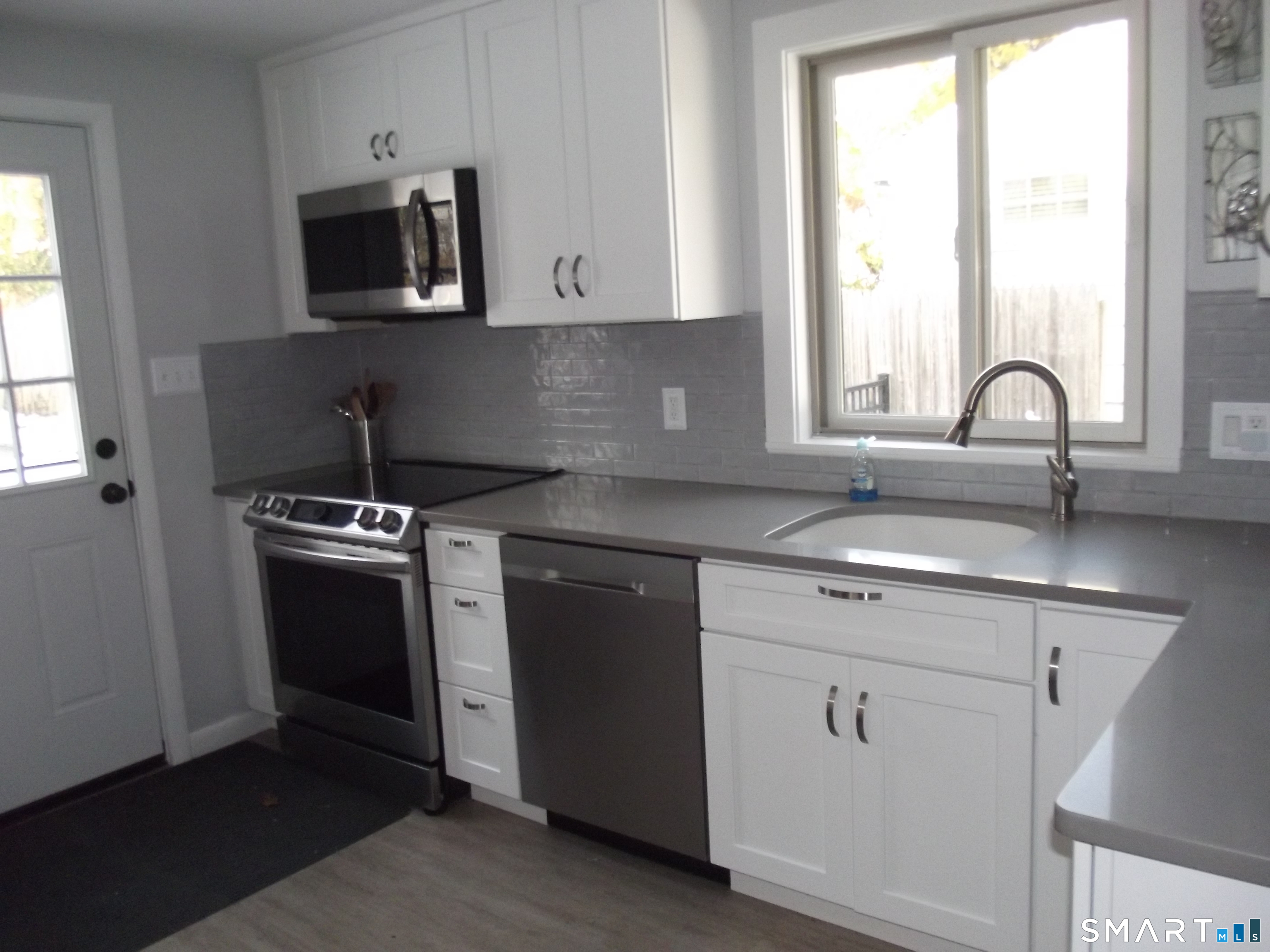 16 Overlook Avenue Groton CT 06355