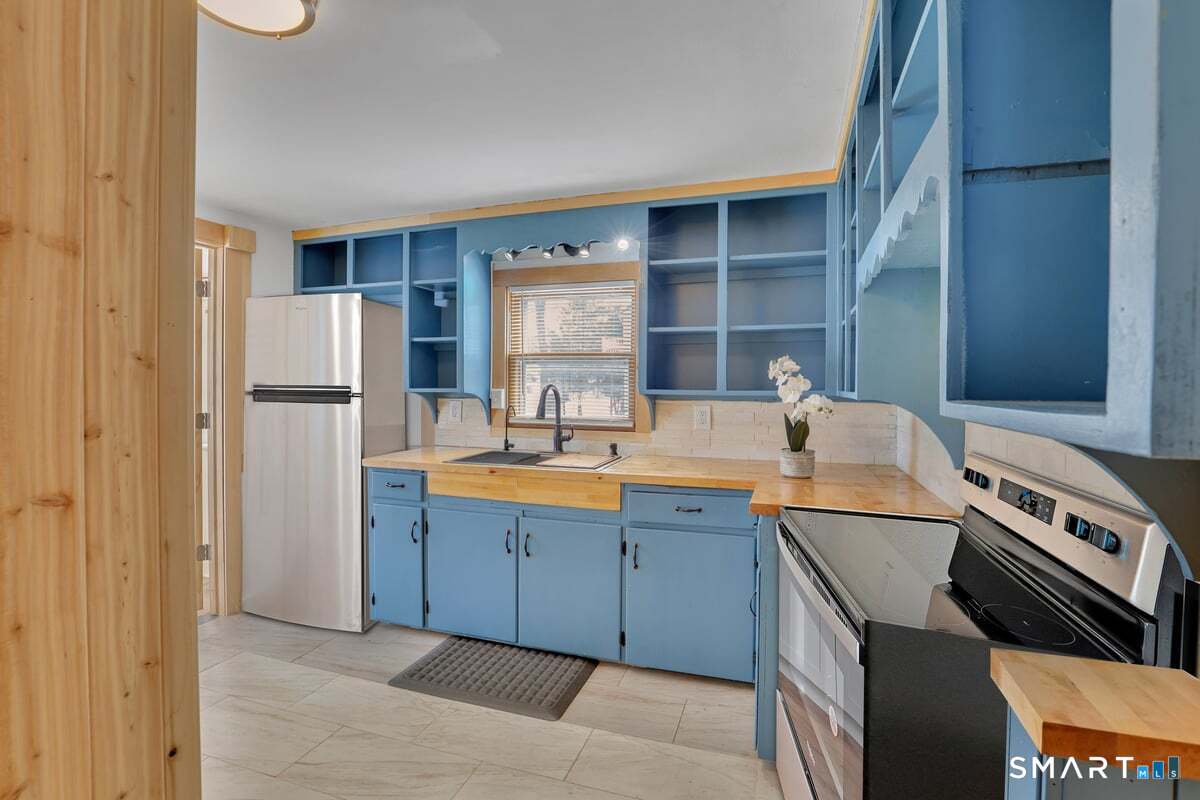 13 Benjamin Street Bristol CT 06010