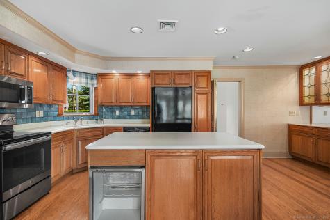 5060 Main Street Stratford CT 06614