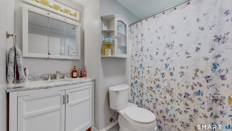 47 Hayes Road Simsbury CT 06081