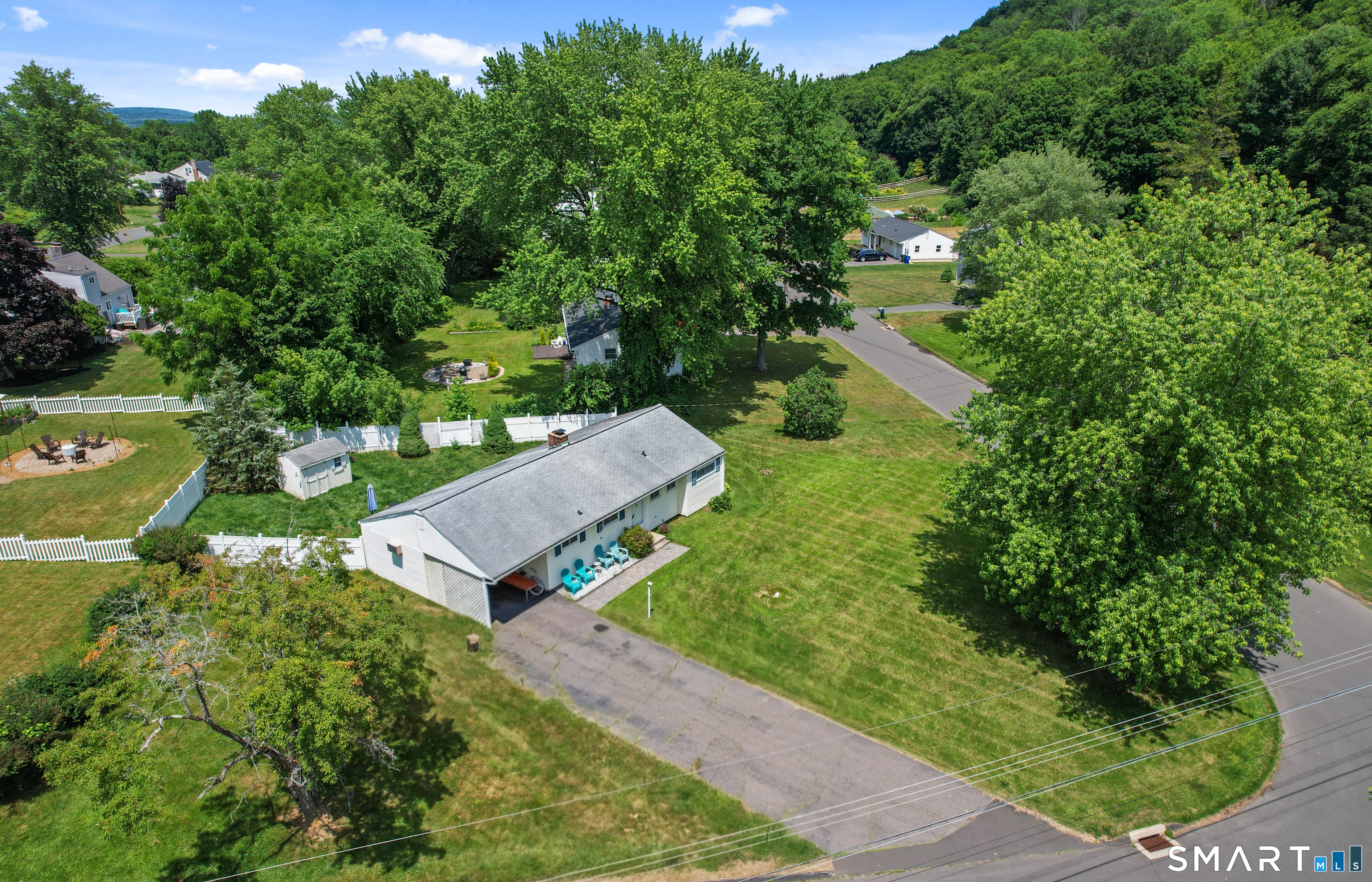 47 Hayes Road Simsbury CT 06081
