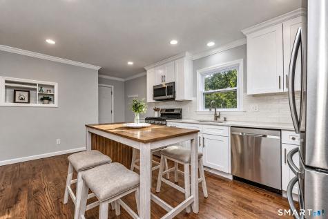 85 Walnut Street Monroe CT 06468