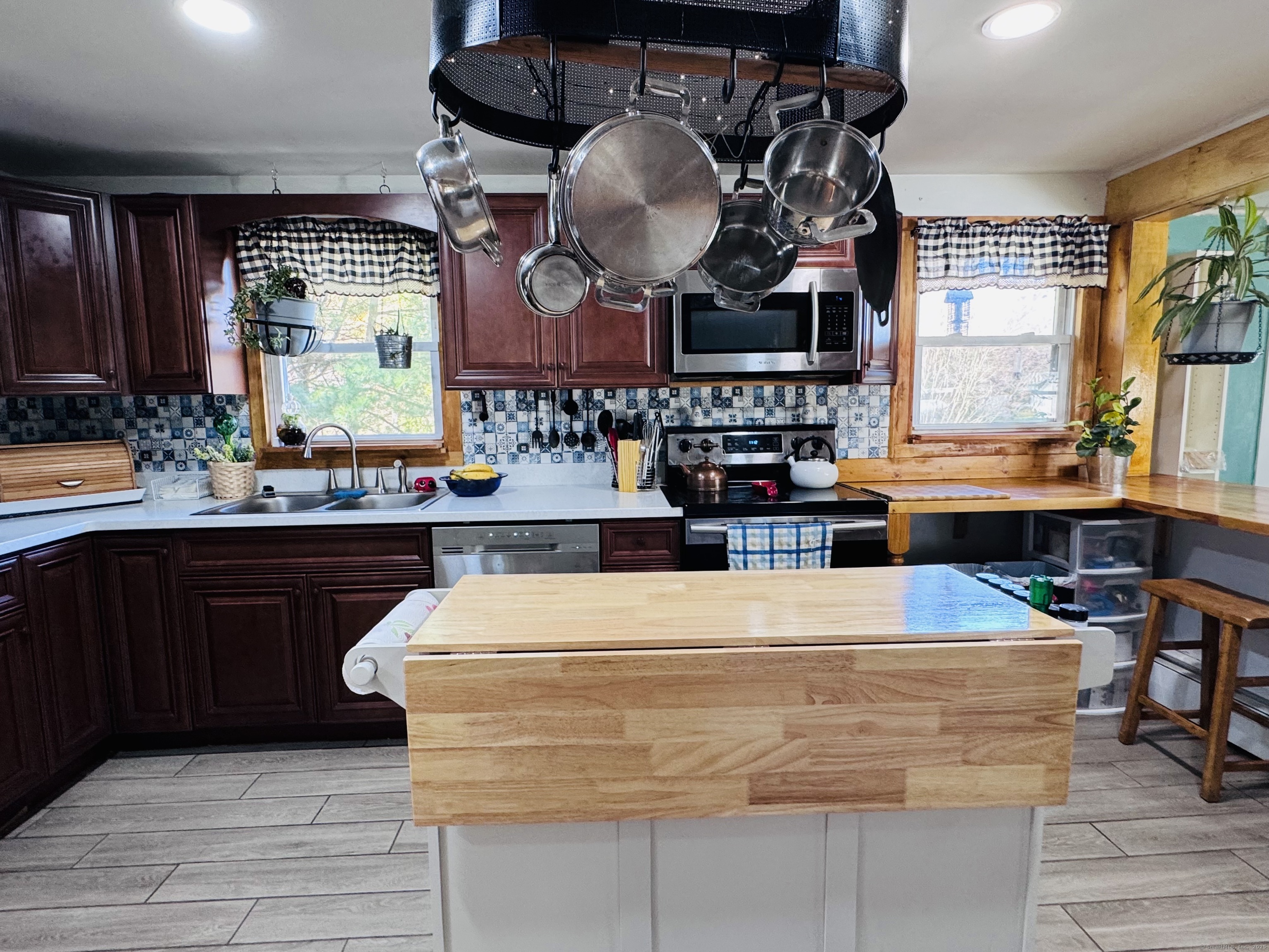 34 Plains Road Franklin CT 06254