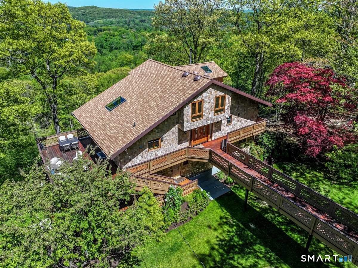 10 Hillcrest Court Ridgefield CT 06877