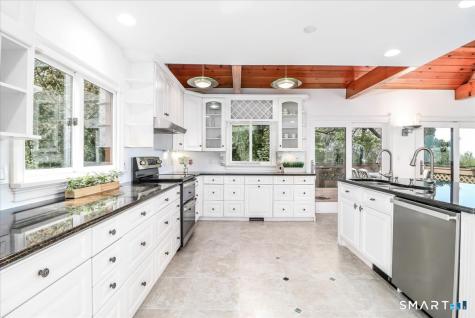 10 Hillcrest Court Ridgefield CT 06877