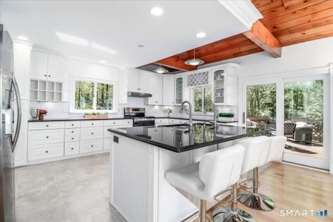10 Hillcrest Court Ridgefield CT 06877