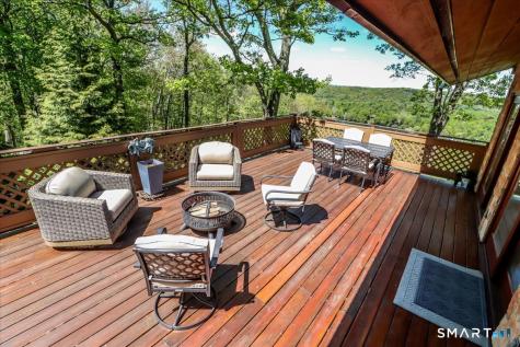 10 Hillcrest Court Ridgefield CT 06877