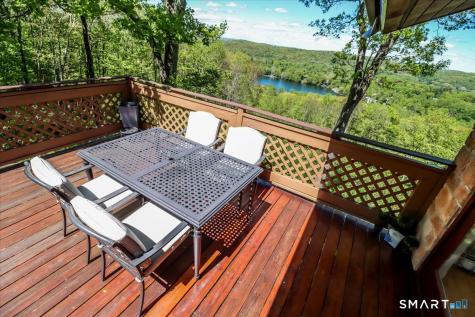 10 Hillcrest Court Ridgefield CT 06877