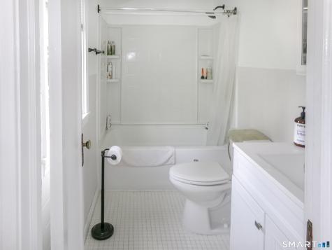 20 Lone Oak Avenue Waterbury CT 06710