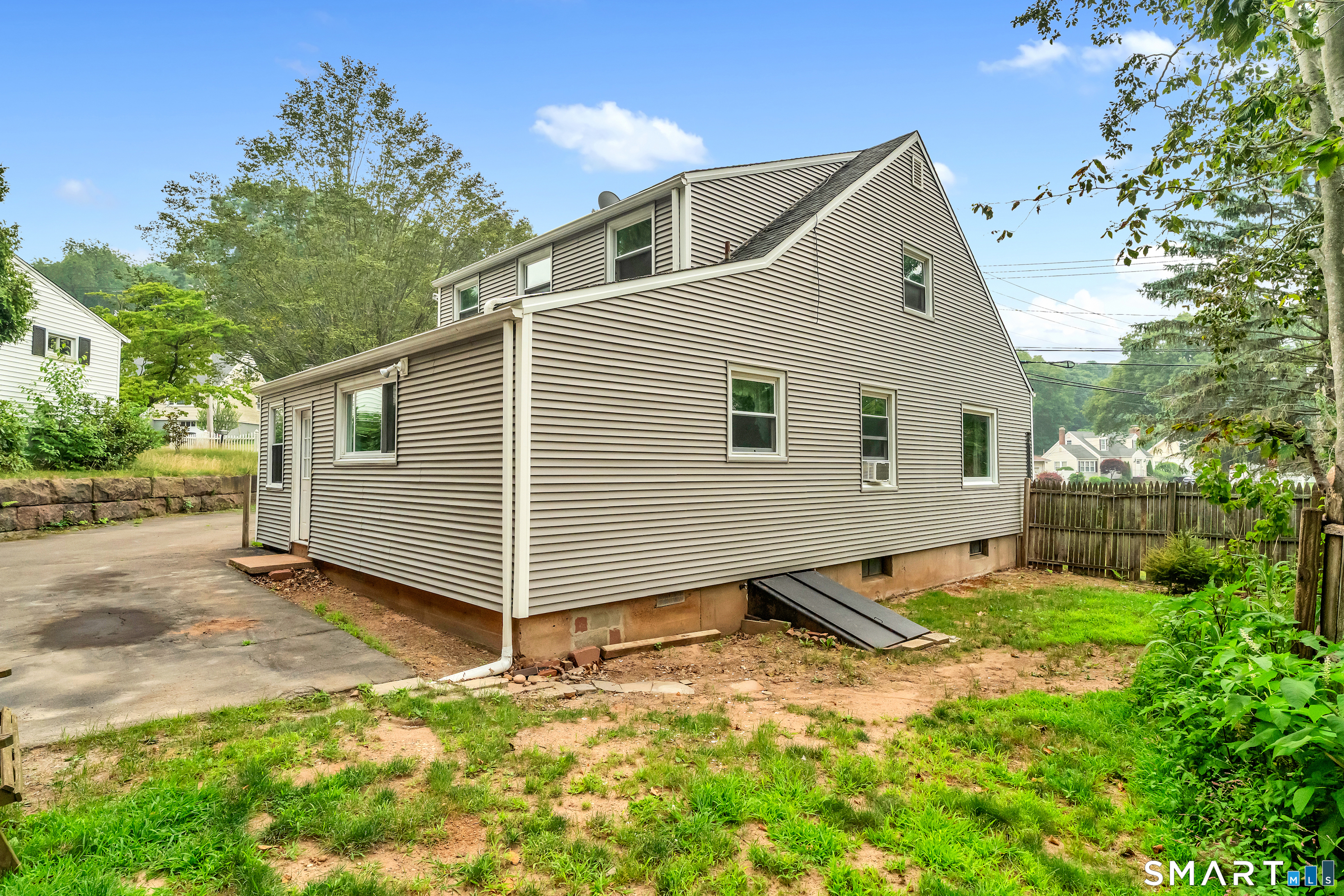 599 Laurel Street East Haven CT 06512