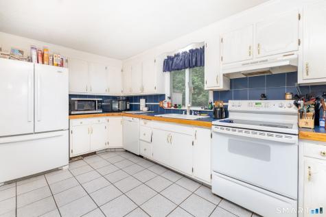 44 West District Road Farmington CT 06085