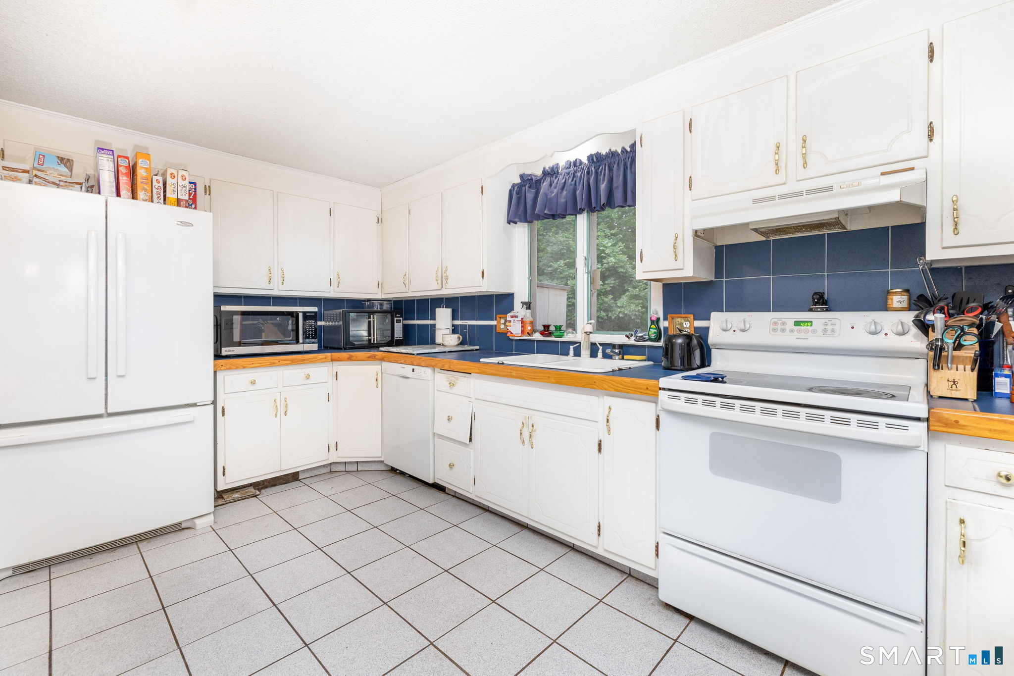44 West District Road Farmington CT 06085