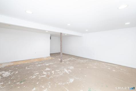 44 West District Road Farmington CT 06085