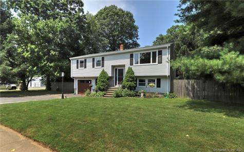 10 Claremont Circle Milford CT 06460