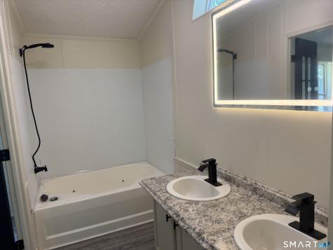 130 Williams Road Montville CT 06370