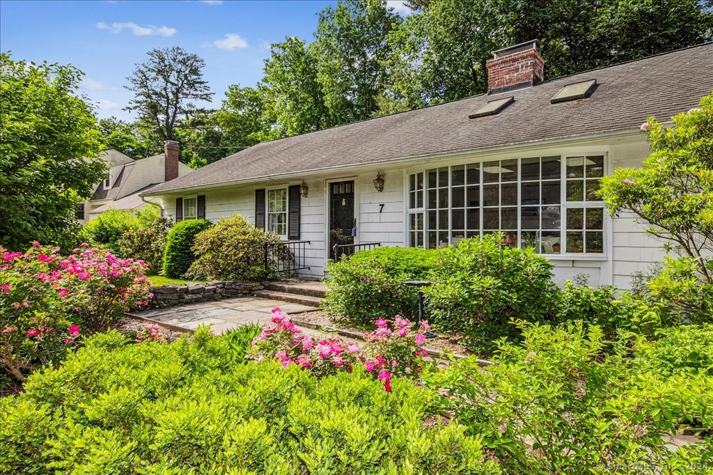 7 Branch Brook Drive Simsbury CT 06070