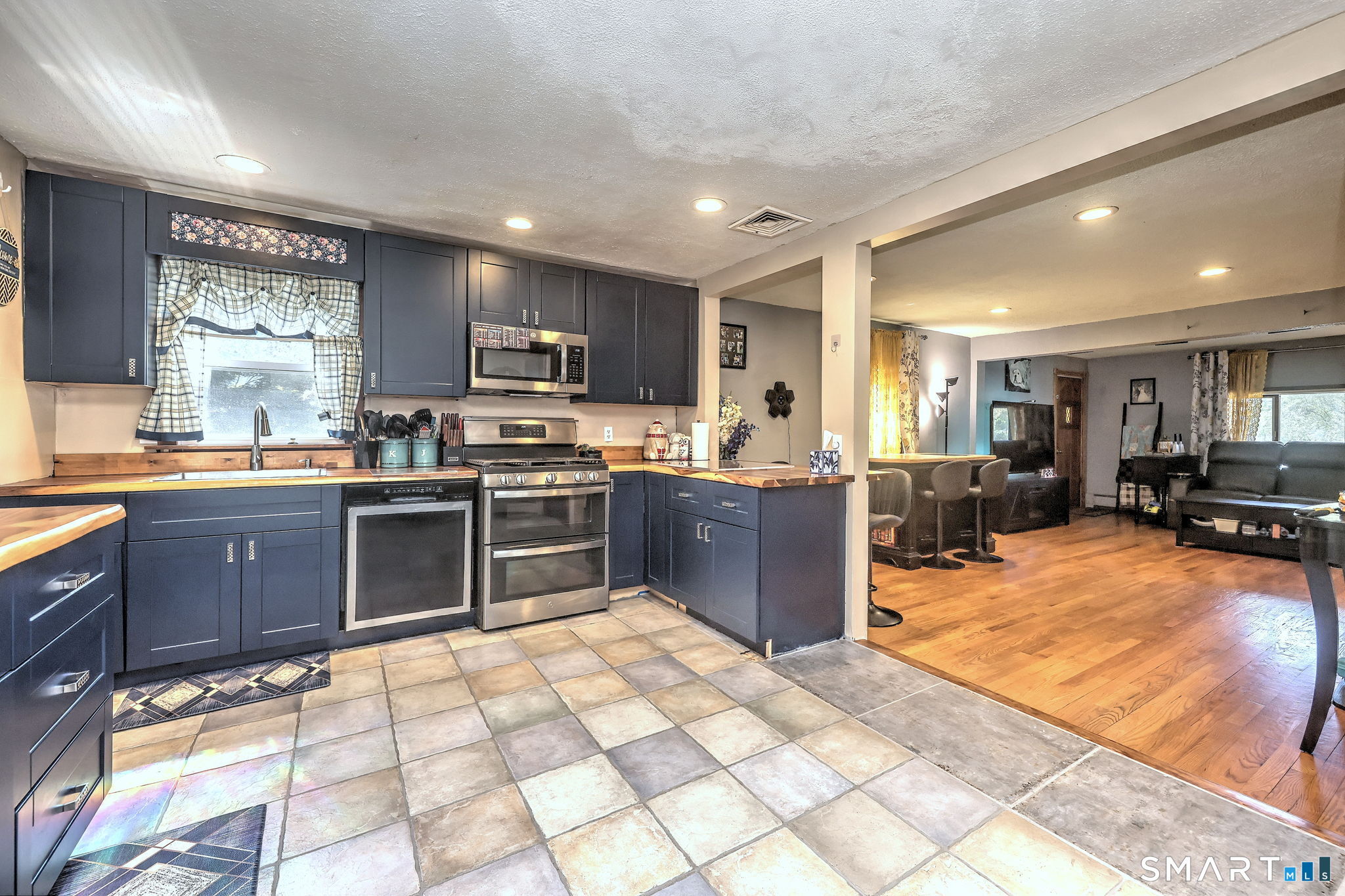312 Old Point Road Milford CT 06460