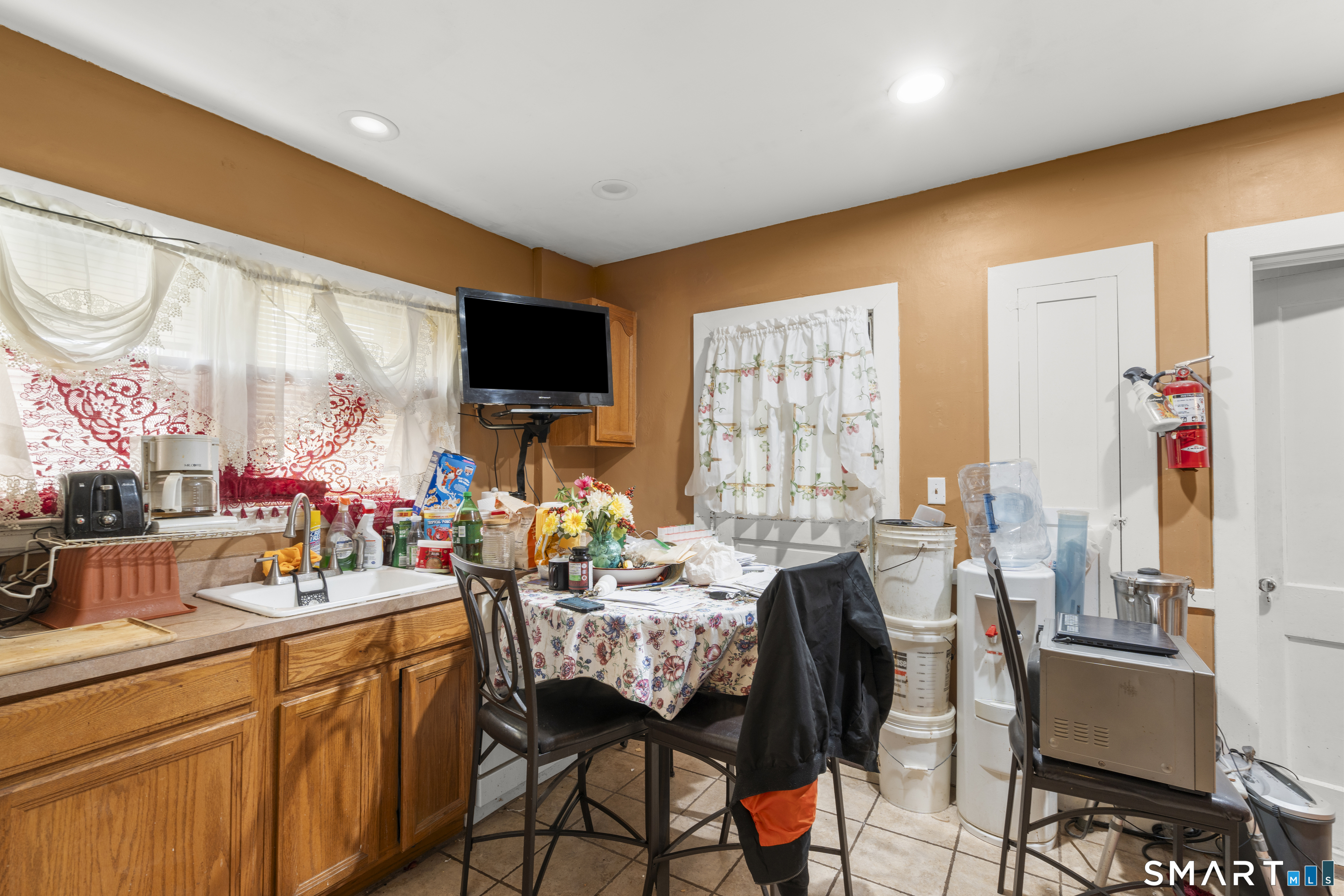 61 Elmer Street East Hartford CT 06108