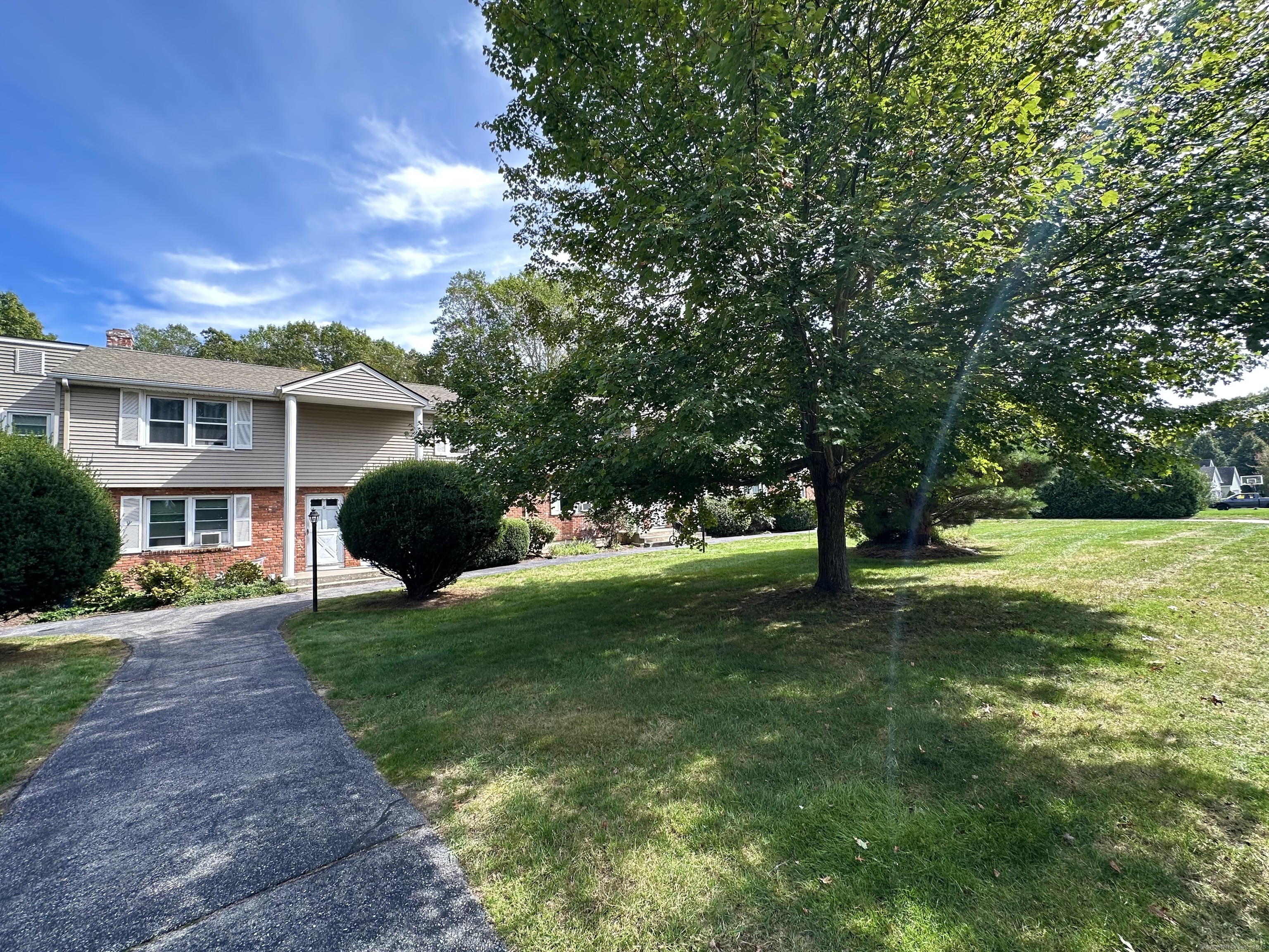 78 Corey Lane East Lyme CT 06357