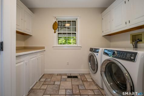 8 Squire Lane Essex CT 06426